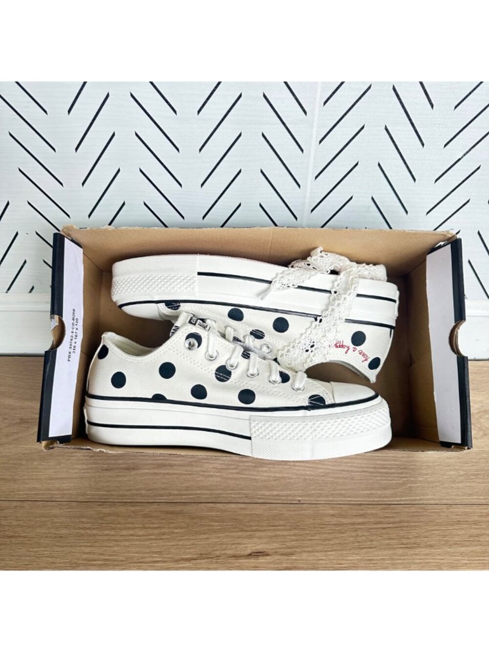 ✨Converse Chuck Taylor Lift Platform Polka Dots 11 Womens Shoes Sneakers A10689C - Picture 7 of 11